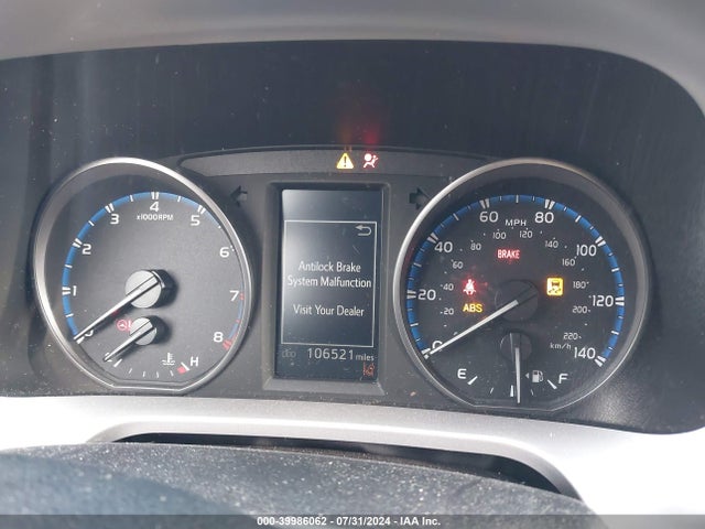 Toyota Rav4 Xle 2018 JTMRFREV2JJ717543 Image 7