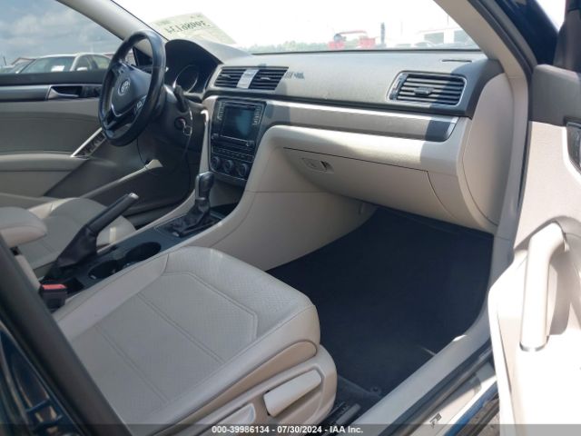 1VWAA7A32JC011713 Volkswagen Passat 2.0t R-line/2.0t S