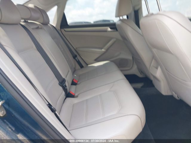 1VWAA7A32JC011713 Volkswagen Passat 2.0t R-line/2.0t S