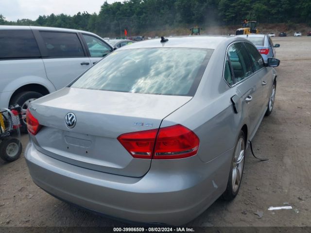 1VWBT7A38EC089529 Volkswagen Passat 1.8t Se