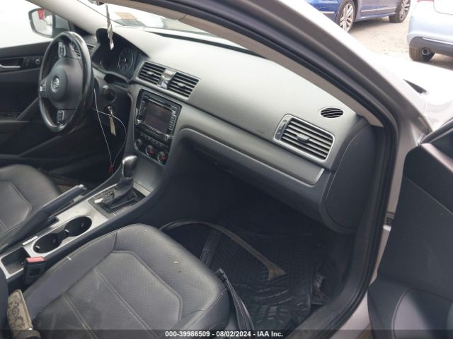 1VWBT7A38EC089529 Volkswagen Passat 1.8t Se
