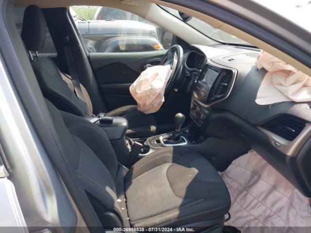 1C4PJMCS6FW552284 Jeep Cherokee Latitude