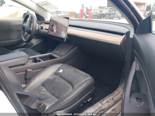 2021 TESLA MODEL 3 5YJ3E1EB6MF852942 Photo 4