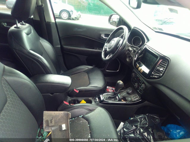 3C4NJDBB1KT813328 Jeep Compass Altitude 4x4
