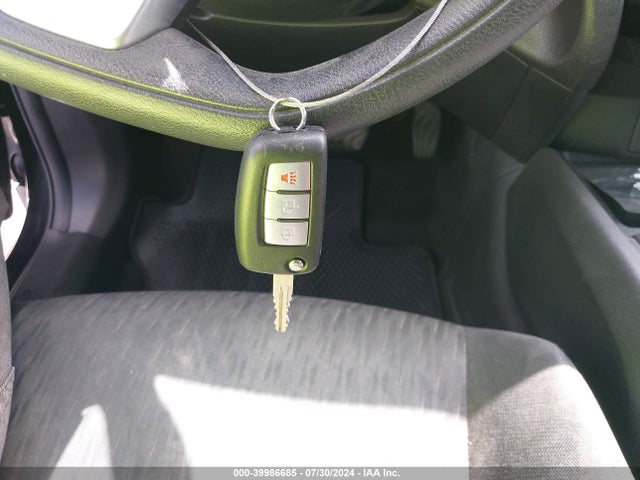 Nissan ROGUE S 2017 JN8AT2MTXHW136807 Image 11