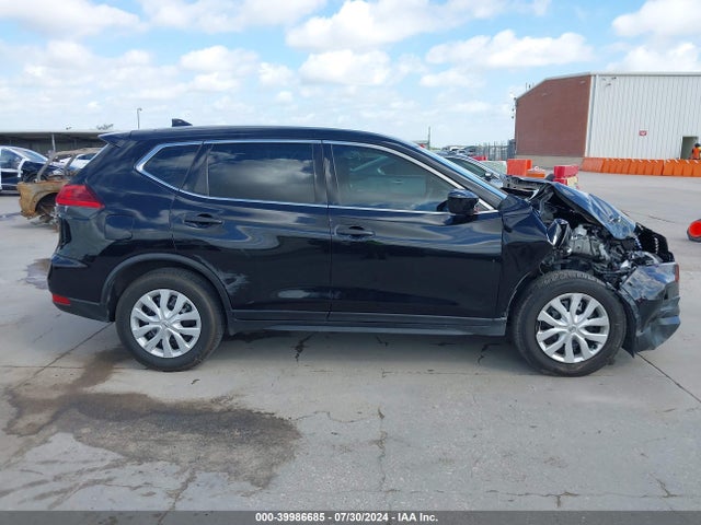 Nissan ROGUE S 2017 JN8AT2MTXHW136807 Image 13