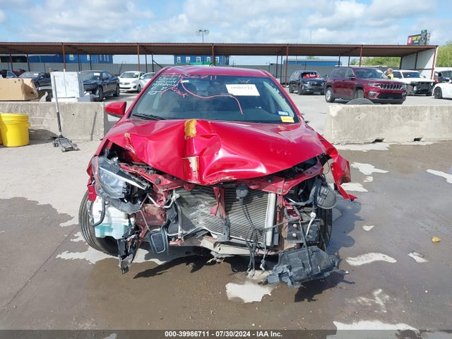 Toyota COROLLA LE 2018 5YFBURHE2JP762125 Image 13