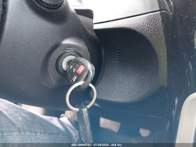 2T1BURHE5JC094207 Toyota COROLLA SE