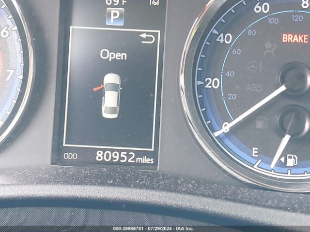 2T1BURHE5JC094207 Toyota COROLLA SE