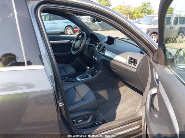 WA1JCCFS7JR030657 Audi Q3 2.0t Premium/2.0t Sport Premium