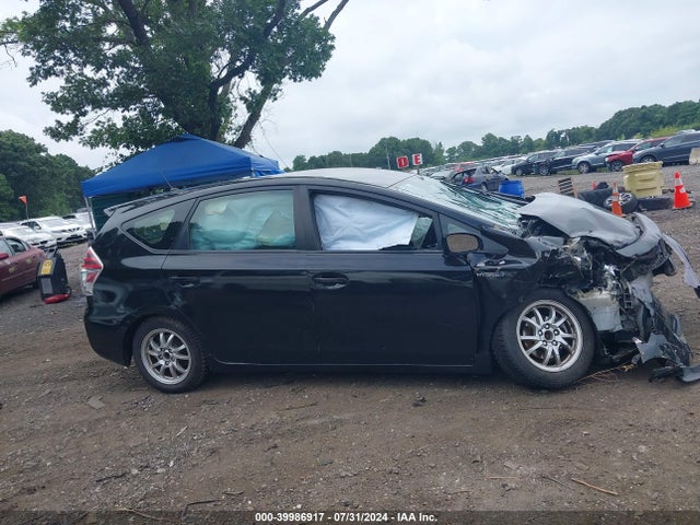 Toyota Prius V Two 2016 JTDZN3EU5GJ051858 Image 12