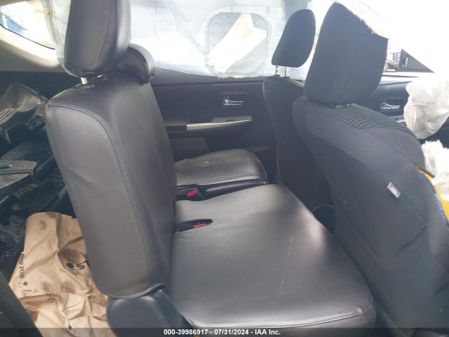 Toyota Prius V Two 2016 JTDZN3EU5GJ051858 Image 8