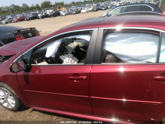 5YFFPMAE2NP350640 Toyota Corolla Xle