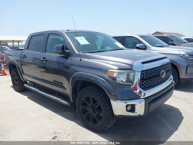 Toyota Tundra 1794 5.7l V8/limited 5.7l V8/platinum 5.7l V8/sr5 5.7l V8 2018 5TFDW5F14JX767548 main image