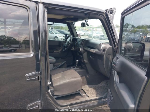 1C4BJWDG3FL642266 Jeep Wrangler Unlimited Sport