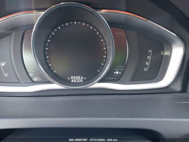 YV140MEK6H1359422 Volvo V60 T5 Premier