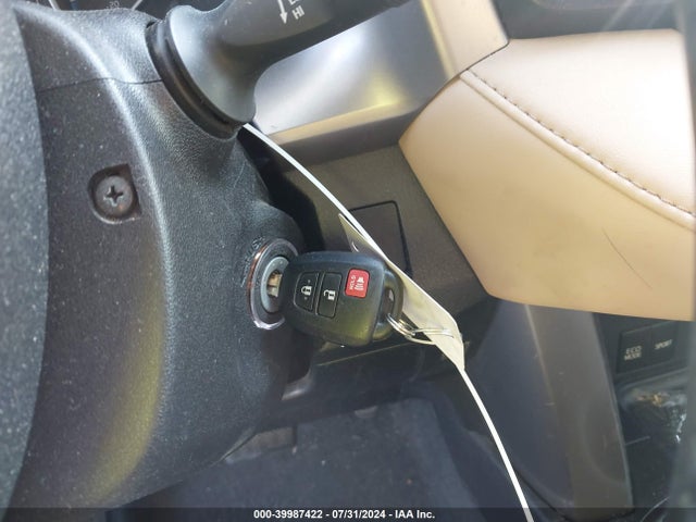 Toyota Rav4 Xle 2018 JTMWFREV2JJ209303 Image 11