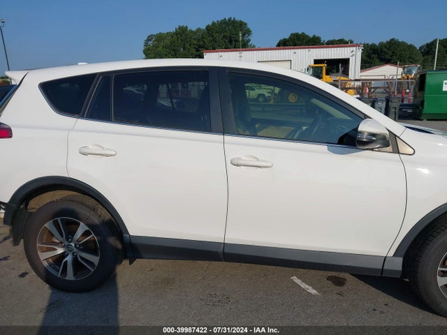 Toyota Rav4 Xle 2018 JTMWFREV2JJ209303 Image 14