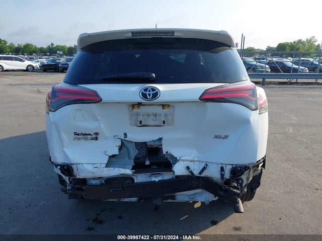 Toyota Rav4 Xle 2018 JTMWFREV2JJ209303 Image 17