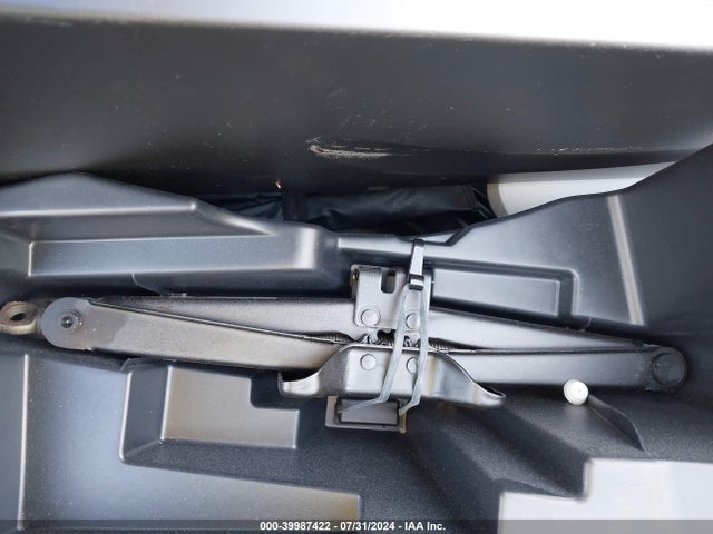 Toyota Rav4 Xle 2018 JTMWFREV2JJ209303 Image 12