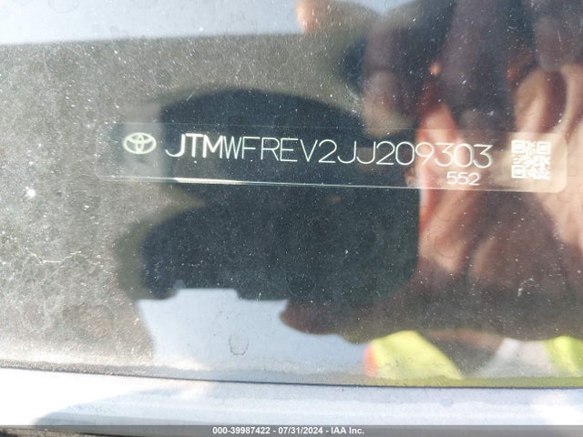Toyota Rav4 Xle 2018 JTMWFREV2JJ209303 Image 9