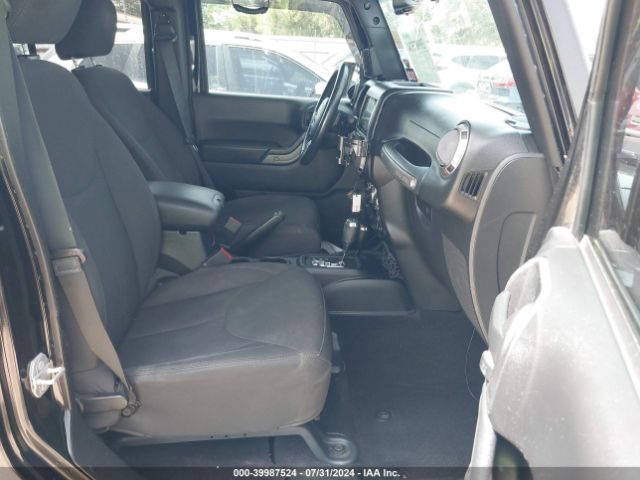 1C4BJWDG4FL546372 Jeep Wrangler Unlimited Sport