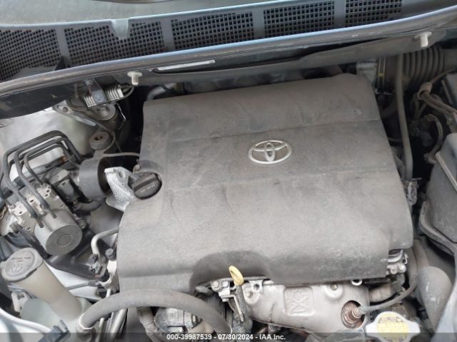 5TDYK3DC7FS555763 Toyota Sienna Xle 8 Passenger