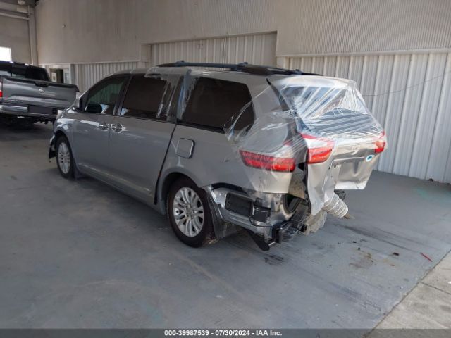 5TDYK3DC7FS555763 Toyota Sienna Xle 8 Passenger