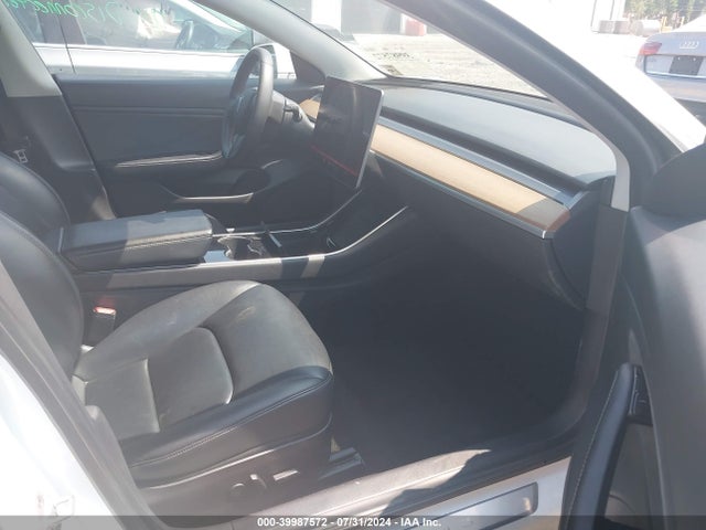 2020 TESLA MODEL 3 5YJ3E1EC6LF586992 Photo 4