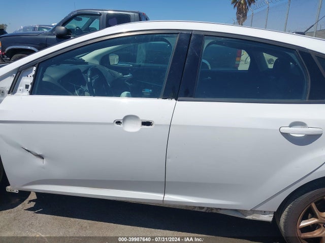 Ford FOCUS SE 2015 1FADP3K2XFL314703 Image 15
