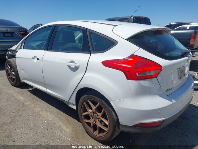 Ford FOCUS SE 2015 1FADP3K2XFL314703 Image 3