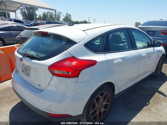 Ford FOCUS SE 2015 1FADP3K2XFL314703 Image 4
