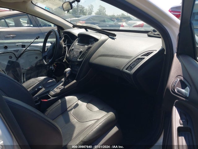 Ford FOCUS SE 2015 1FADP3K2XFL314703 Image 5