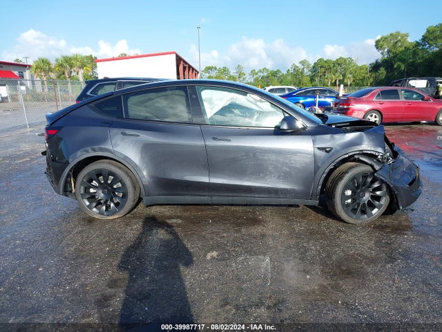 Tesla Model Y Long Range/rwd 2024 7SAYGDEDXRF102568 Image 13