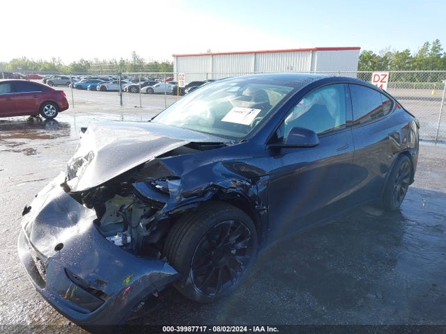 2024 TESLA MODEL Y 7SAYGDEDXRF102568 Photo 1