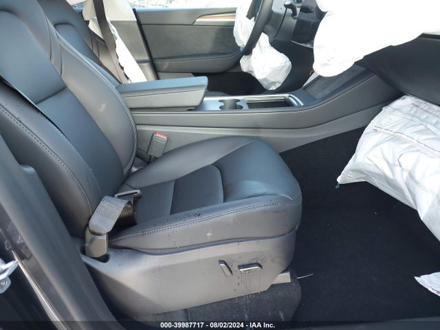 2024 TESLA MODEL Y 7SAYGDEDXRF102568 Photo 4