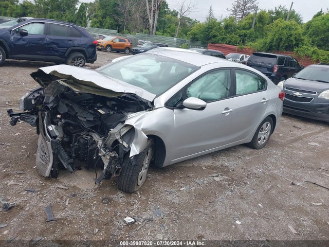 KIA FORTE LX 2017 3KPFK4A75HE074198 Image 2