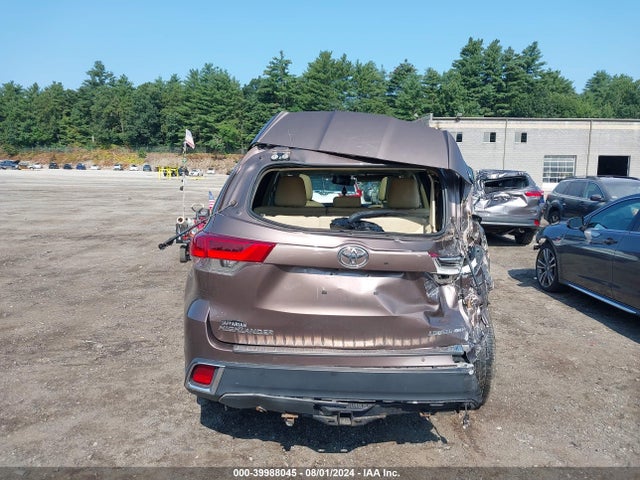 Toyota Highlander Limited Platinum 2017 5TDDZRFH5HS387582 Image 16