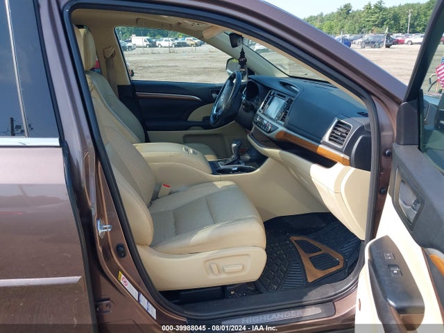 Toyota Highlander Limited Platinum 2017 5TDDZRFH5HS387582 Image 5
