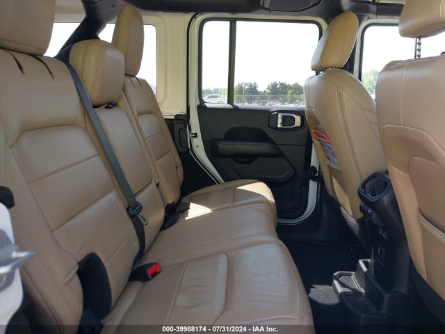 1C4HJXEG0JW184921 Jeep Wrangler Unlimited Sahara 4x4