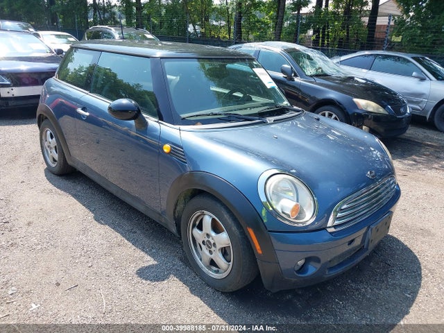 2010 MINI COOPER WMWMF3C50ATU79266 Photo 0