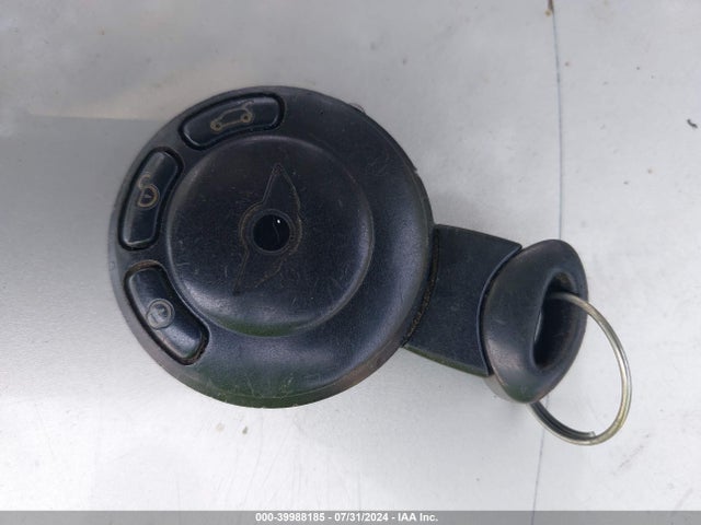 2010 MINI COOPER WMWMF3C50ATU79266 Photo 10