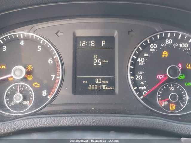 1VWAT7A39FC101958 Volkswagen Passat 1.8t Wolfsburg Edition