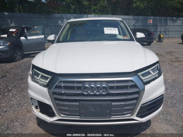 WA1BNAFY9J2059500 Audi Q5 2.0t Premium/2.0t Tech Premium