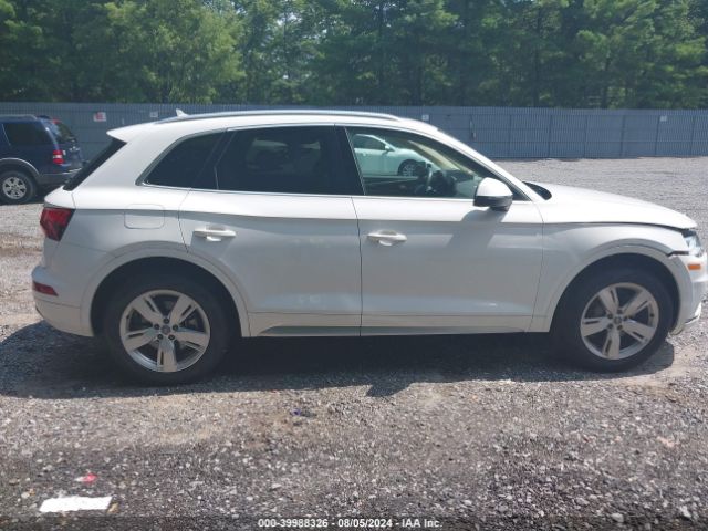 WA1BNAFY9J2059500 Audi Q5 2.0t Premium/2.0t Tech Premium