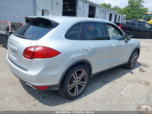 2011 PORSCHE CAYENNE WP1AB2A22BLA51784 Photo 3