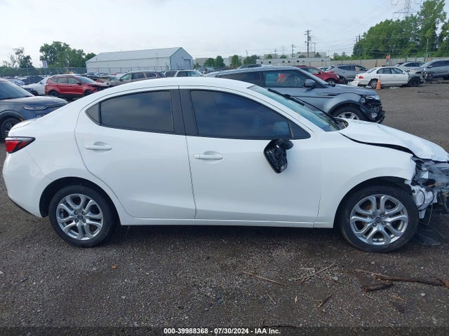Scion IA 2016 3MYDLBZV6GY132703 Image 13