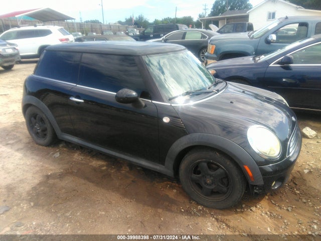 2010 MINI COOPER WMWMF3C50ATZ62319 Photo 0
