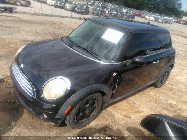 2010 MINI COOPER WMWMF3C50ATZ62319 Photo 1