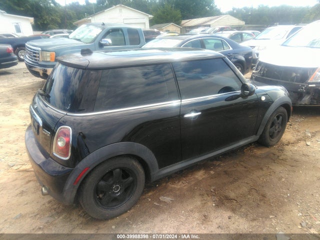 2010 MINI COOPER WMWMF3C50ATZ62319 Photo 3